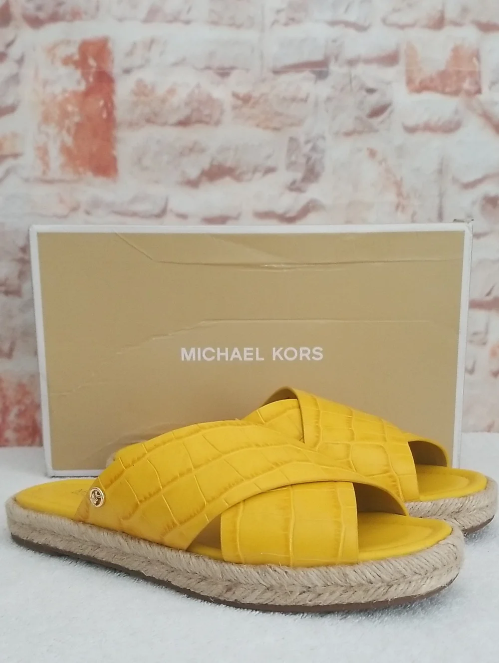 New Michael Kors Linden Croc-Embossed Sandals